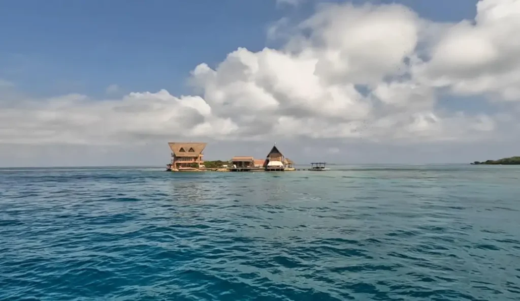 Cartagena: Excursión a las Islas del Rosario y Playa Blanca con Snorkel o Acuario - Fulloutdoor